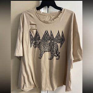 Def Leppard Graphic Tee in Tan 2X
